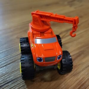 Blaze and the Monster Machines Construction Blaze Hook Tow Truck Diecast